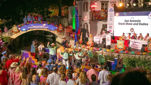 Modern River Parade photo.